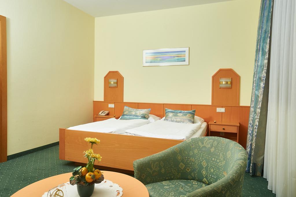 Pension Sprinzl Schwechat Room photo