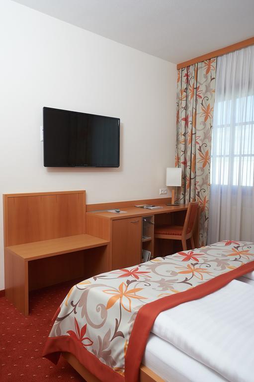 Pension Sprinzl Schwechat Room photo