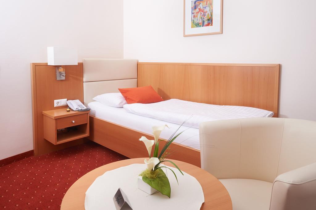 Pension Sprinzl Schwechat Room photo